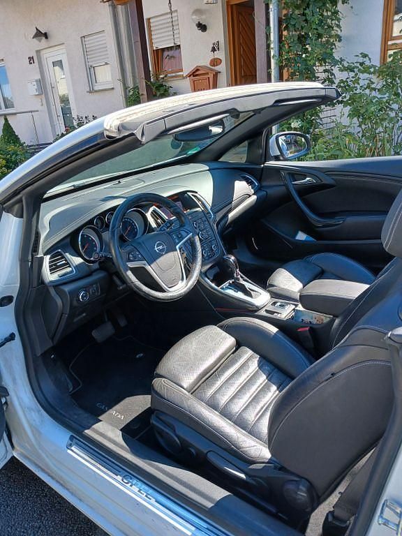 Weiß Gebraucht 2018 Opel Cascada Ultimate Cabrio | 12.500 € (Superpreis) - Bild 1/4