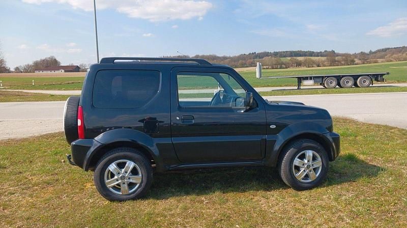 Gebraucht Suzuki Jimny Comfort 84 PS (61 kW) 2017 Schwarz SUV