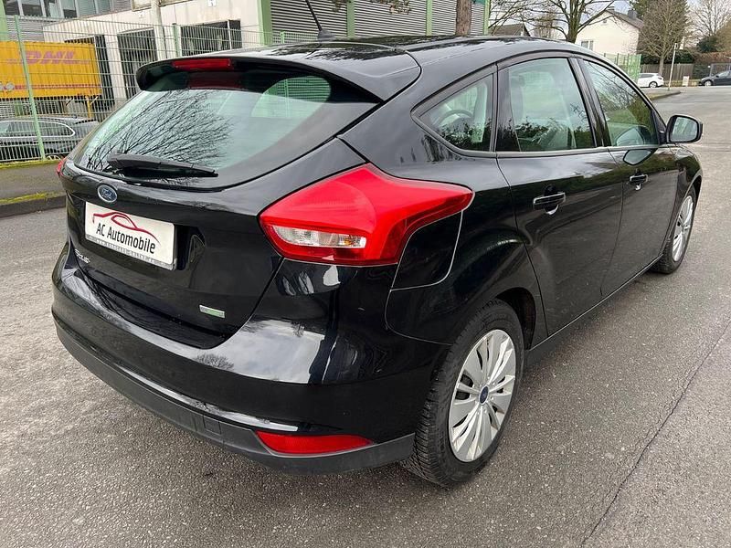 Gebraucht Ford Focus Trend 125 PS (91 kW) 2015 Schwarz Limousine