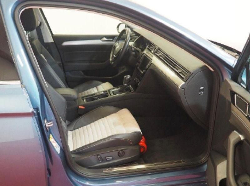 Gebraucht VW Passat Highline 239 PS (175 kW) 2017 Blau Limousine