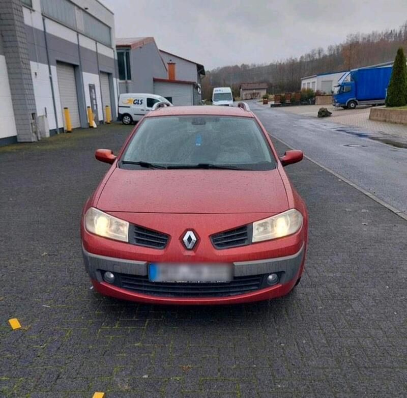 Rot Gebraucht 2006 Renault Mégane II Kombi | 2.000 € - Bild 1/4