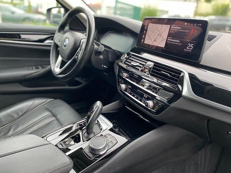Gebraucht BMW 520 190 PS (139 kW) 2022 Schwarz Kombi