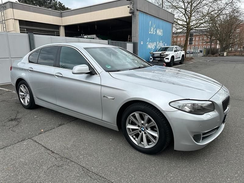 Gebraucht BMW 528 258 PS (189 kW) 2010 Silber Limousine