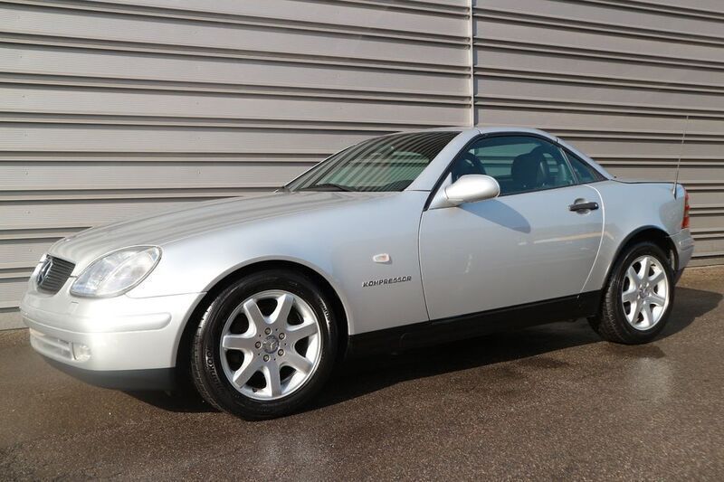 Brillantsilber Gebraucht 1998 Mercedes SLK230 Cabrio | 14.990 € - Bild 1/4