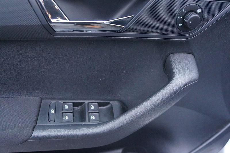 Gebraucht Skoda Fabia Ambition 75 PS (55 kW) 2017 Silber Kombi