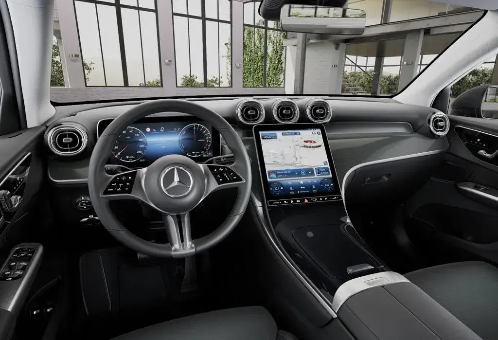 Gebraucht Mercedes GLC300e Advanced Plus 204 PS (150 kW) 2025 Andere / manufaktur magnolack manufaktur Coupé