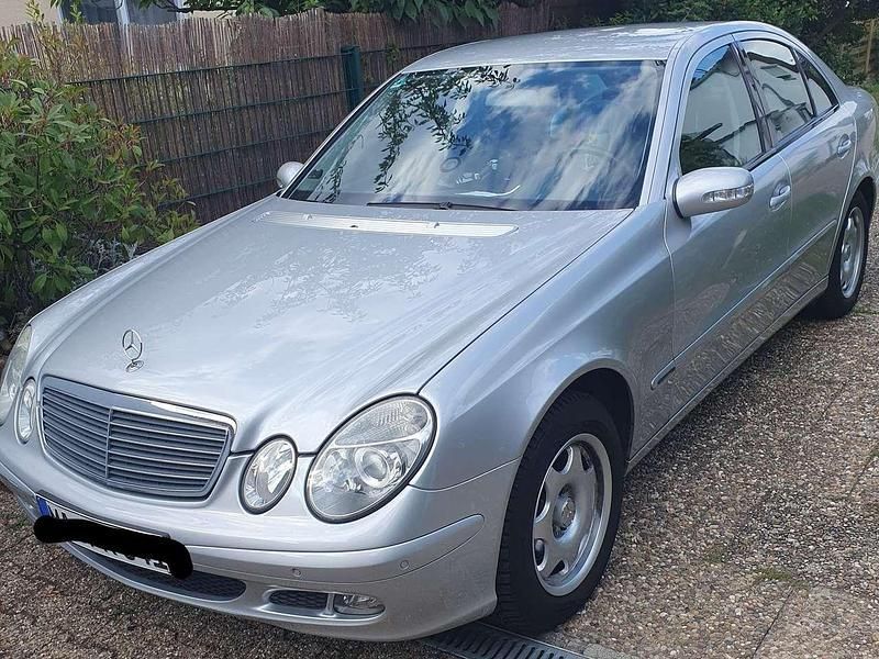 Gebraucht 2004 Mercedes E200 Classic Limousine | 4.200 € (Guter Preis) - Bild 1/2