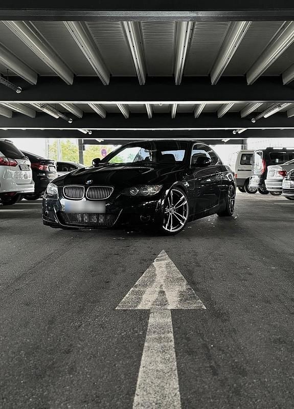 Gebraucht BMW 330 Cabriolet 285 PS (209 kW) 2009 Schwarz Cabrio