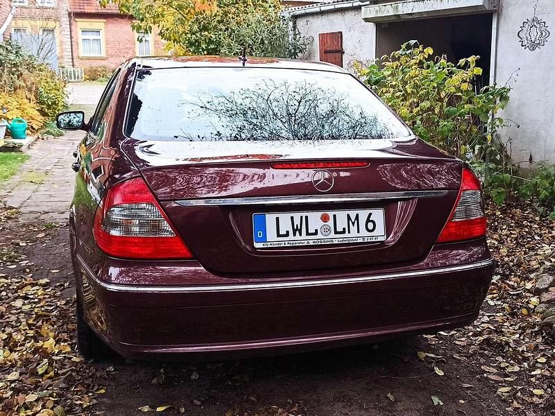 Gebraucht Mercedes E280 Elegance 231 PS (169 kW) 2007 Rot Limousine