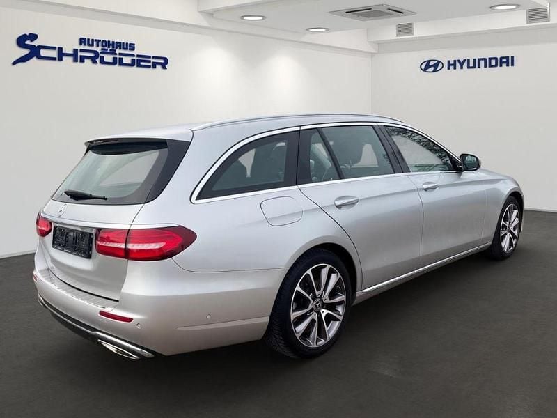 Gebraucht Mercedes E450 Avantgarde 367 PS (269 kW) 2018 Silber Kombi