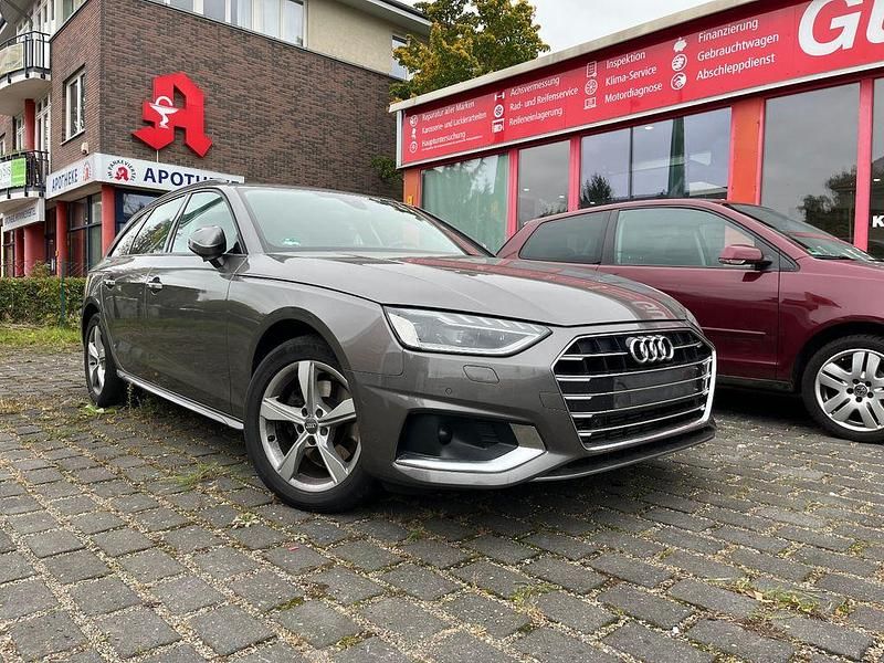 Grau Gebraucht 2020 Audi A4 Advanced Kombi | 20.499 € (Superpreis) - Bild 1/4