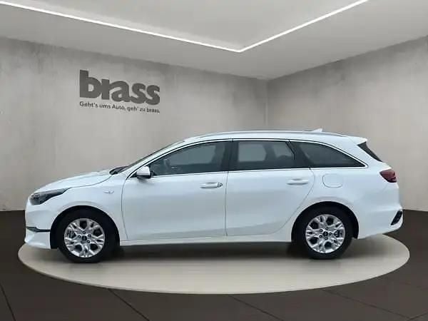 Usado Kia Ceed Vision 140 HP (102 kW) 2025 Branco Citadino