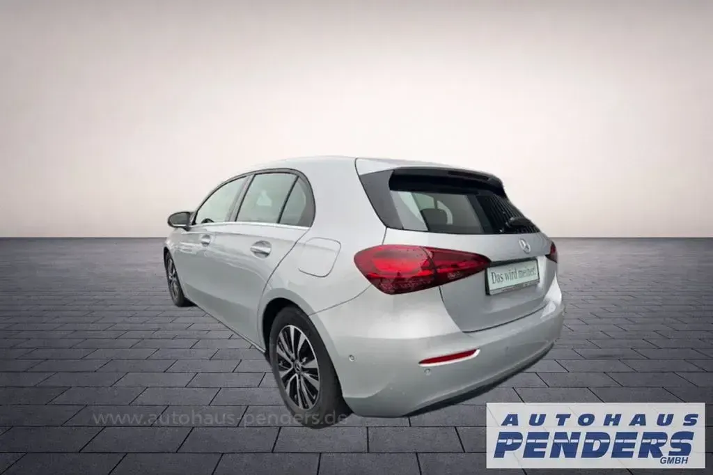 Gebraucht Mercedes A200 Progressive 177 PS (130 kW) 2023 Silber Limousine