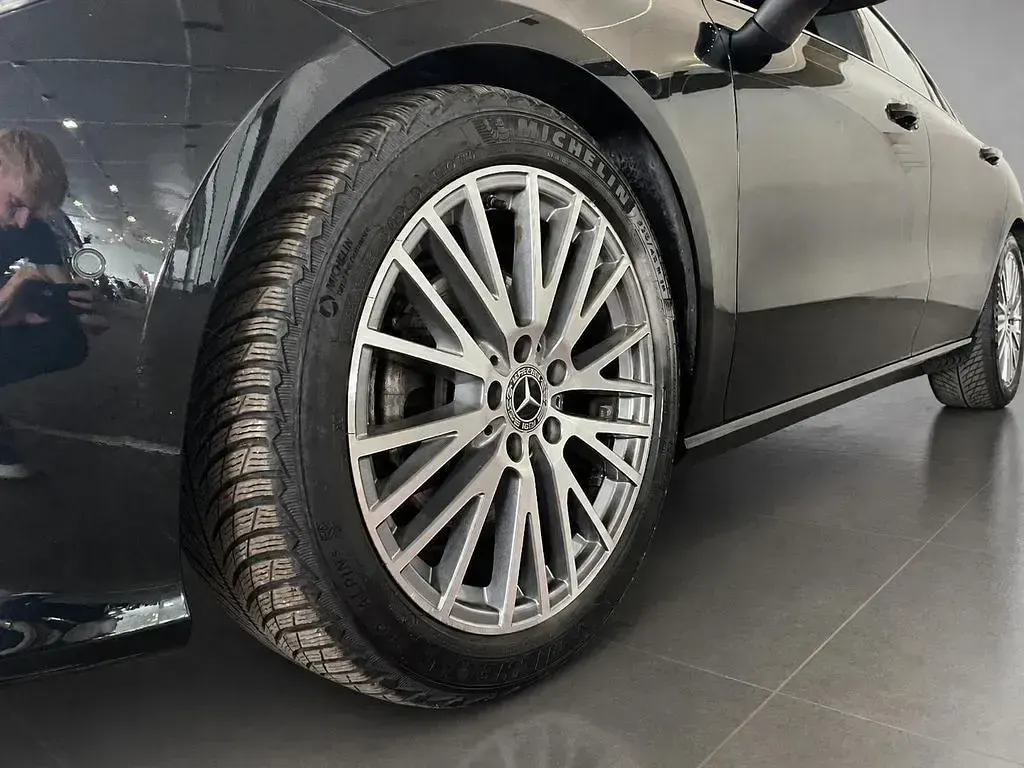 Gebraucht Mercedes CLA200 150 PS (110 kW) 2022 Kosmosschwarz  metalliclack Coupé