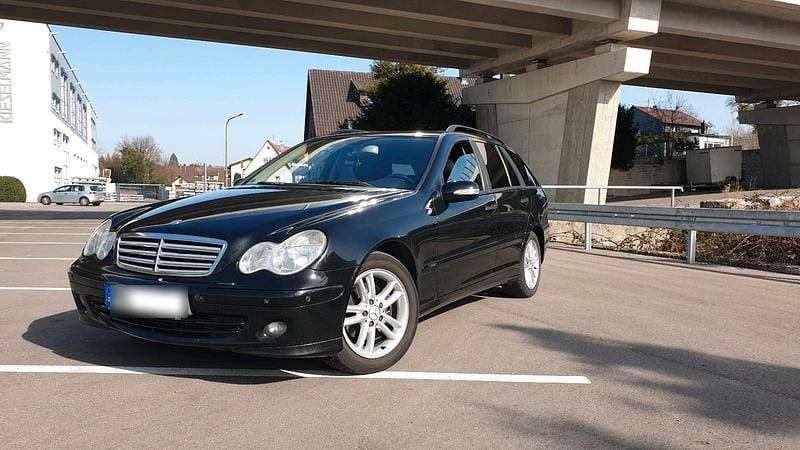 Gebraucht Mercedes C220 150 PS (110 kW) 2005 Schwarz Kombi