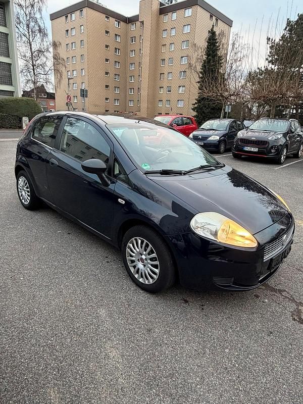 Schwarz Gebraucht 2010 Fiat Punto Kleinwagen | 1.499 € (Guter Preis) - Bild 1/4