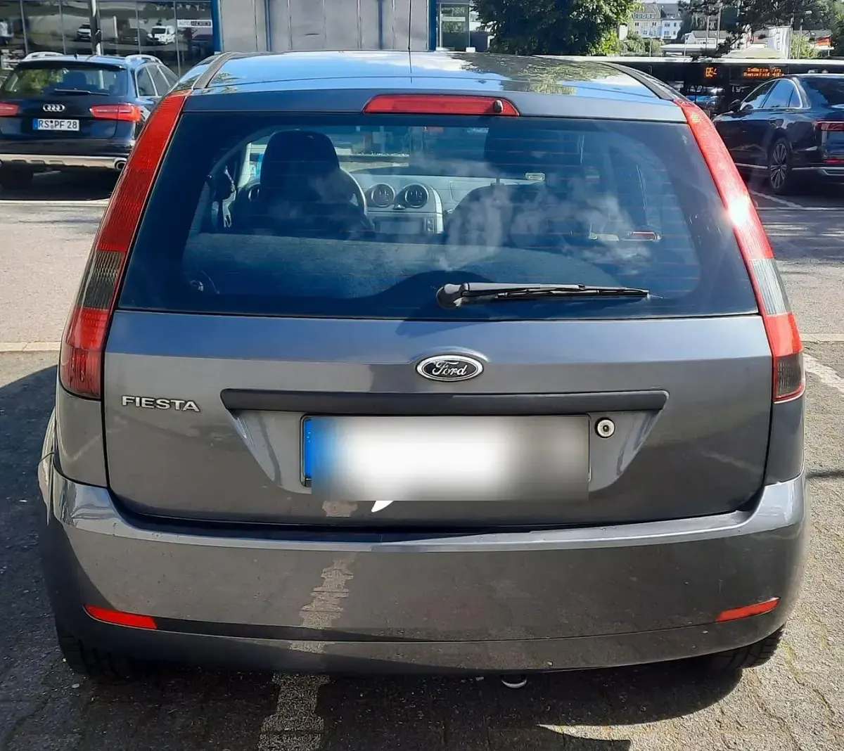 Gebraucht Ford Fiesta 69 PS (50 kW) 2004 Blau Kleinwagen