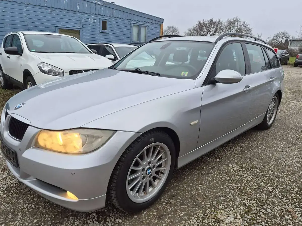 Gebraucht BMW 320 163 PS (119 kW) 2007 Titansilber metallic Kombi