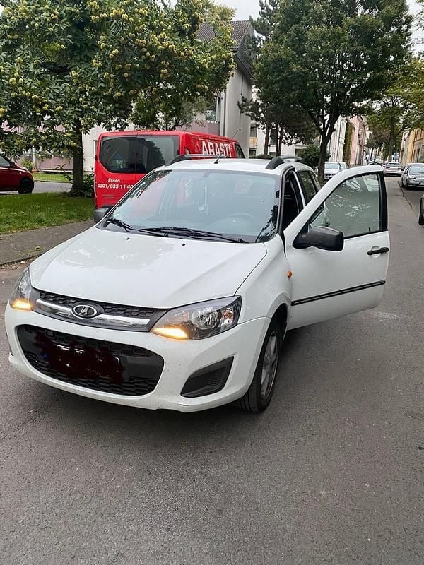 Weiß Gebraucht 2017 Lada Kalina Kombi | 2.200 € - Bild 1/4