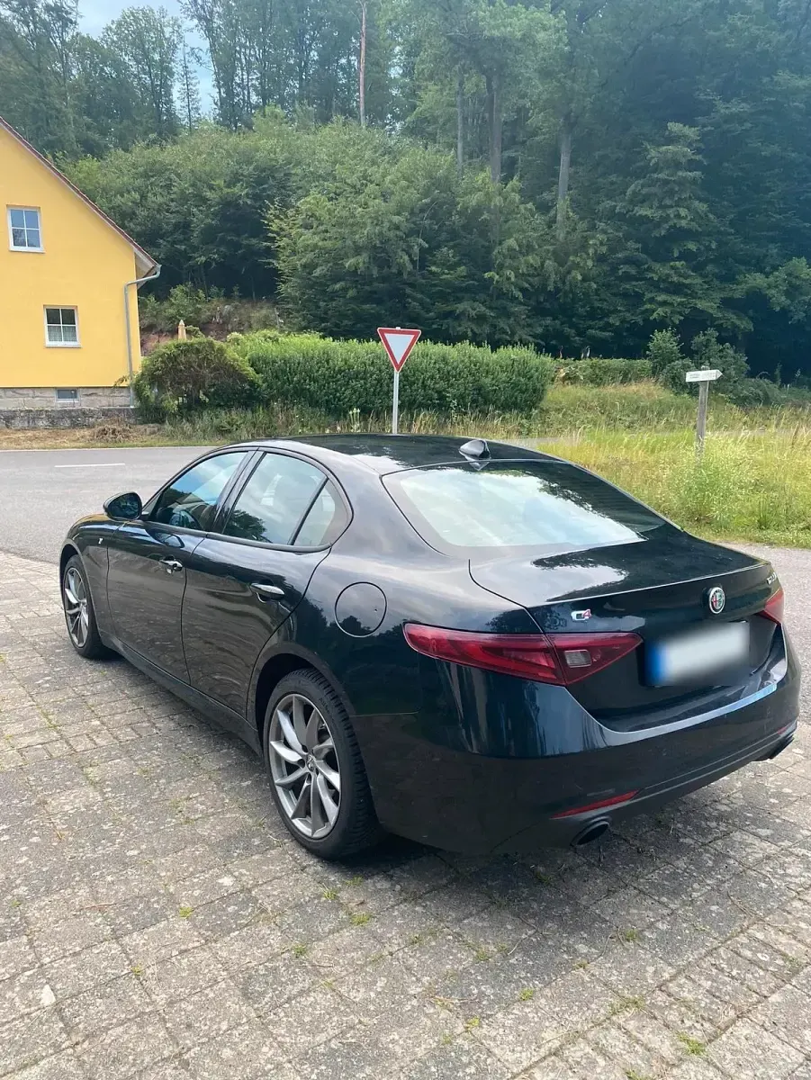 Gebraucht Alfa Romeo Giulia Ti 280 PS (205 kW) 2024 Schwarz Limousine