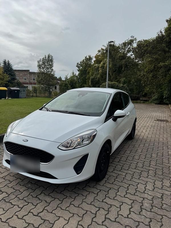 Weiß Gebraucht 2020 Ford Fiesta Kleinwagen | 6.499 € (Superpreis) - Bild 1/4