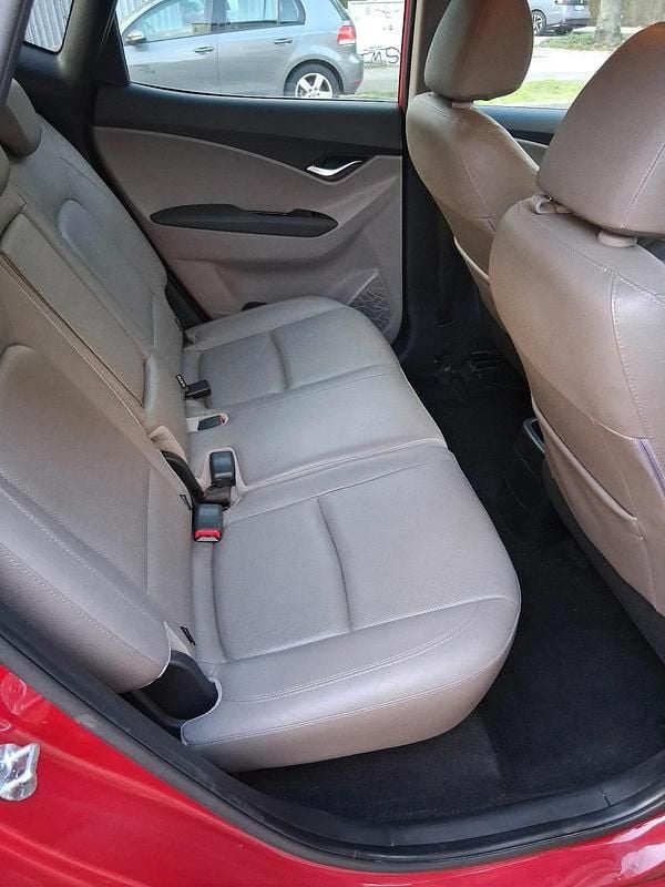 Gebraucht Hyundai ix20 90 PS (66 kW) 2012 Rot Kleinwagen