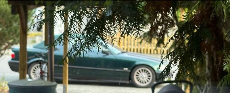 Grün Gebraucht 1998 BMW 318 Cabriolet Cabrio | 5.999 € (Fairer Preis) - Bild 1/2