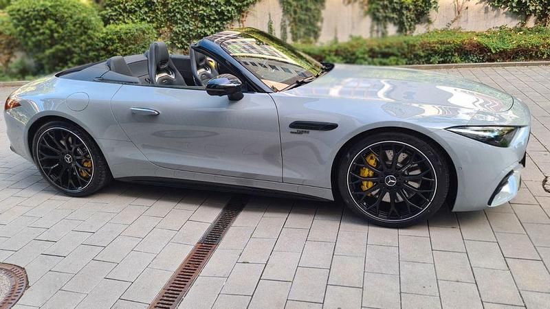 Grau Gebraucht 2024 Mercedes SL43 AMG Premium Plus Cabrio | 109.999 € - Bild 1/4