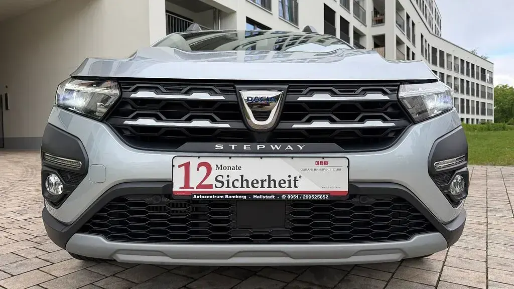 Gebraucht Dacia Sandero Comfort 91 PS (66 kW) 2021 Grau SUV