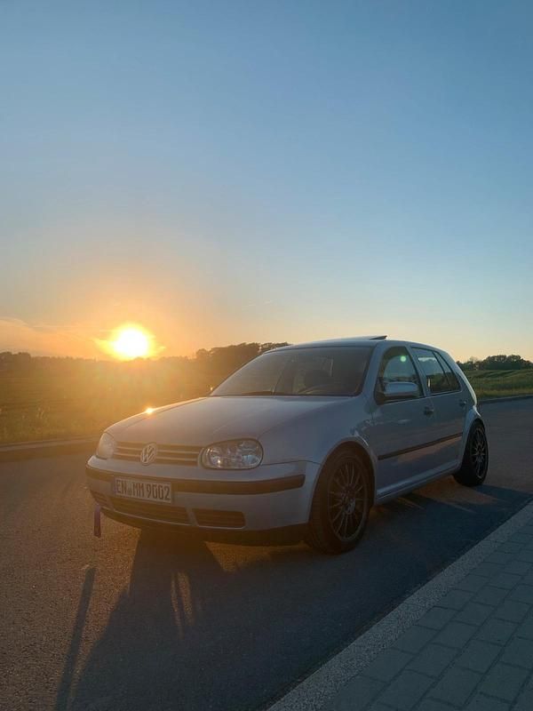 Gebraucht VW Golf IV 80 PS (58 kW) 1998 Silber Kleinwagen