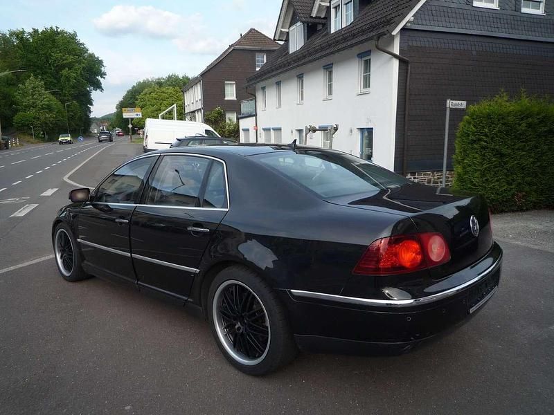 Gebraucht VW Phaeton 239 PS (175 kW) 2009 Tarantellaschwarz perleffekt Limousine