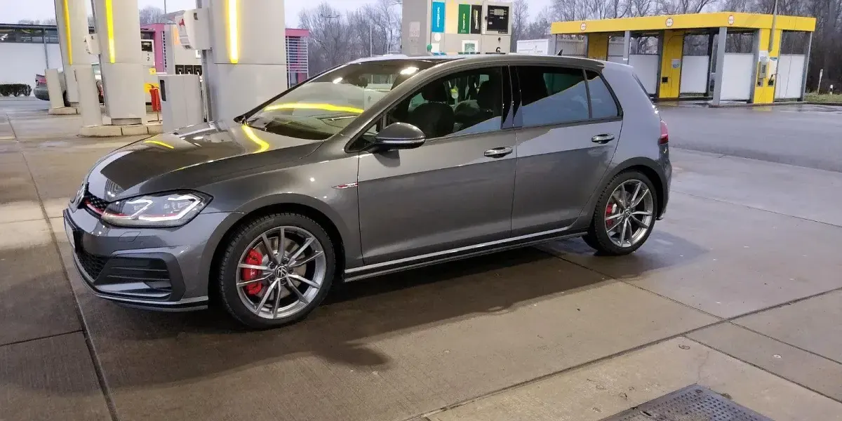 Gebraucht VW Golf VIII GTI 245 PS (180 kW) 2020 Grau Kombi