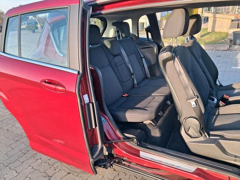 Gebraucht Ford B-MAX Titanium 95 PS (69 kW) 2017 Rot Van / Kleinbus
