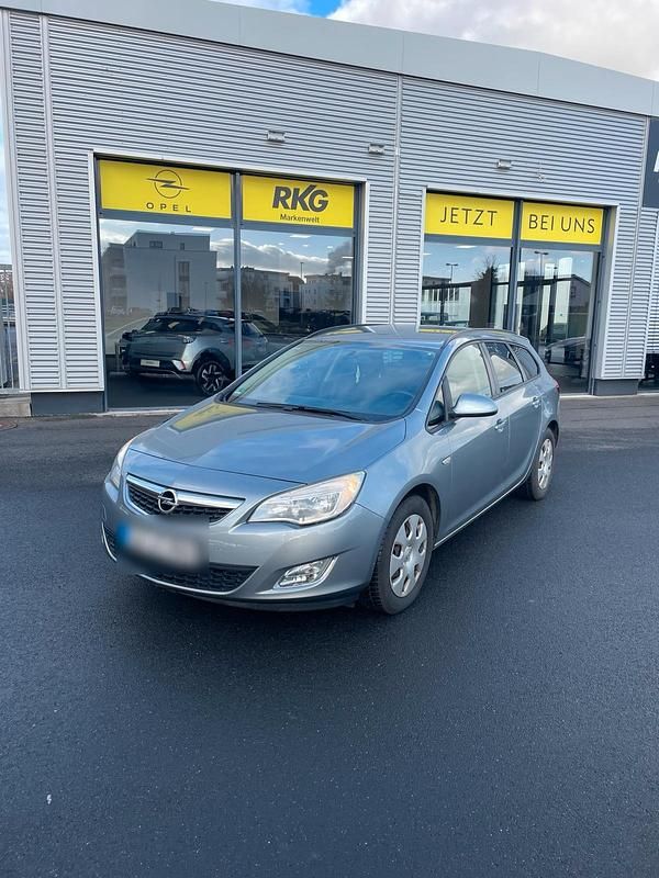Silber Gebraucht 2011 Opel Astra Kombi | 2.850 € (Guter Preis) - Bild 1/4