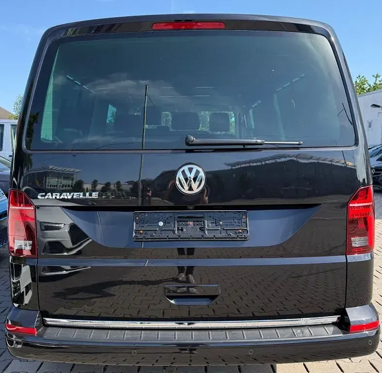 Gebraucht VW Caravelle Highline 150 PS (110 kW) 2020 Schwarz Van