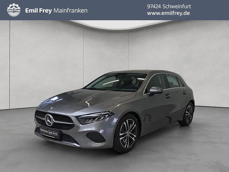 Grau Gebraucht 2024 Mercedes A200 Progressive Limousine | 28.350 € (Guter Preis) - Bild 1/4