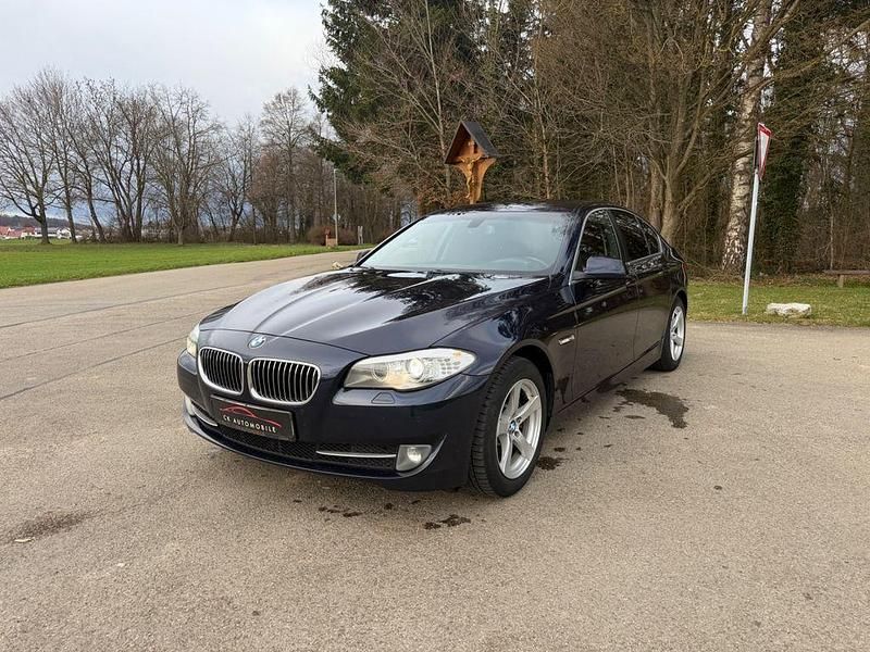 Gebraucht BMW 530 258 PS (189 kW) 2013 Blau Limousine