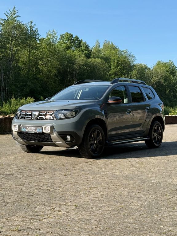 Grau Gebraucht 2022 Dacia Duster Extreme SUV | 21.899 € (Fairer Preis) - Bild 1/2