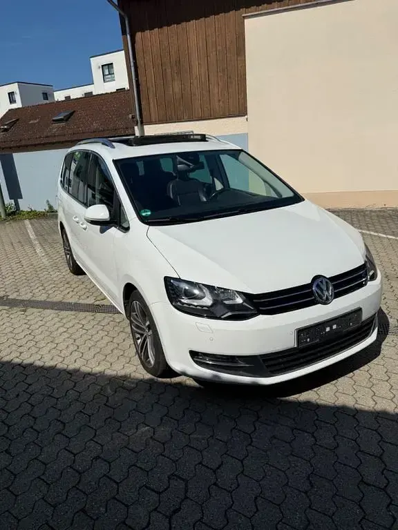 Gebraucht VW Sharan 177 PS (130 kW) 2015 Weiß Van / Kleinbus