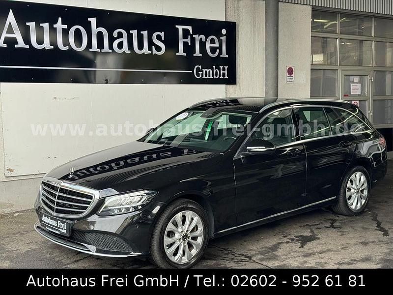 Schwarz Gebraucht 2018 Mercedes C300 Exclusive Limousine | 22.990 € (Guter Preis) - Bild 1/3