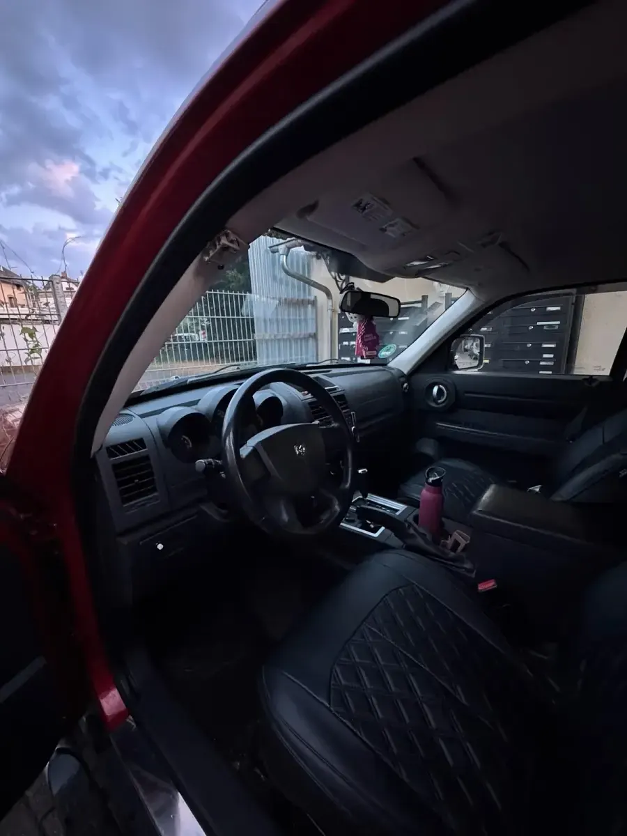 Gebraucht Dodge Nitro 177 PS (130 kW) 2007 Rot SUV