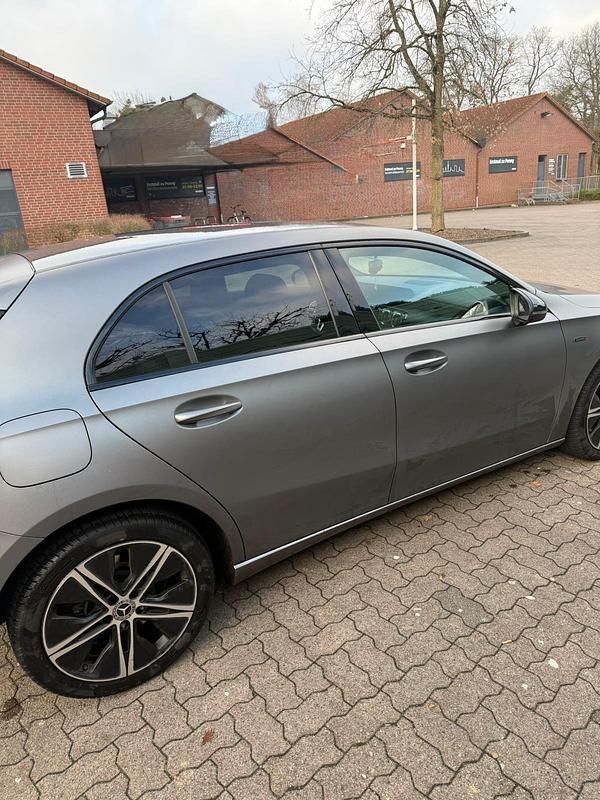 Gebraucht Mercedes A250 2021 Grau Limousine