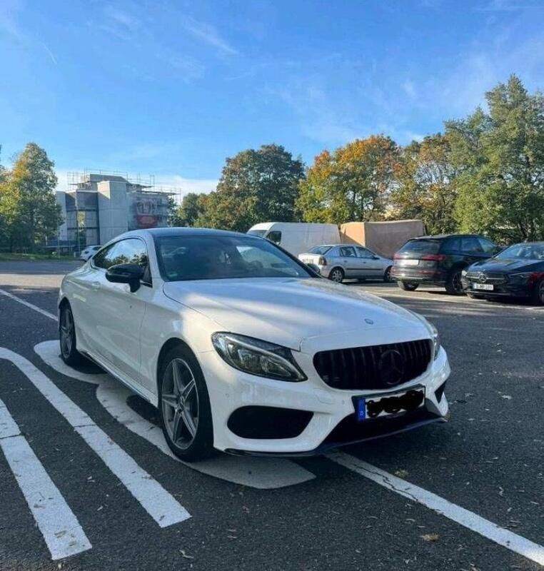 Weiß Gebraucht 2015 Mercedes C180 AMG Coupé | 18.000 € - Bild 1/4