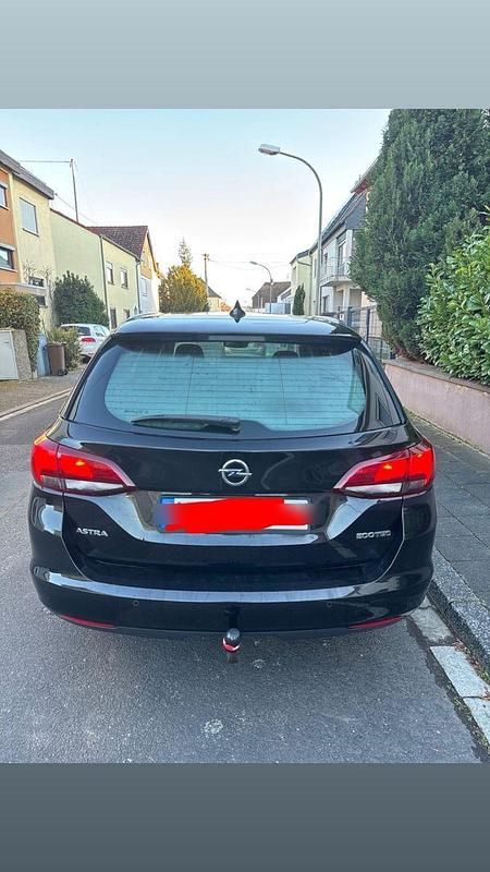 Gebraucht Opel Astra 105 PS (77 kW) 2018 Schwarz Kombi
