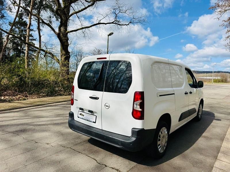 Gebraucht Opel Combo Edition 131 PS (96 kW) 2019 Weiß Van / Kleinbus