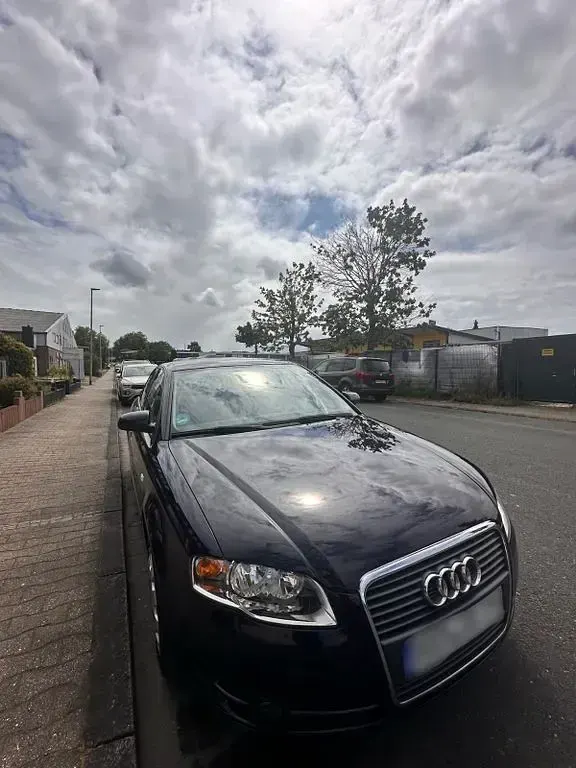 Gebraucht Audi A4 102 PS (75 kW) 2005 Blau Limousine