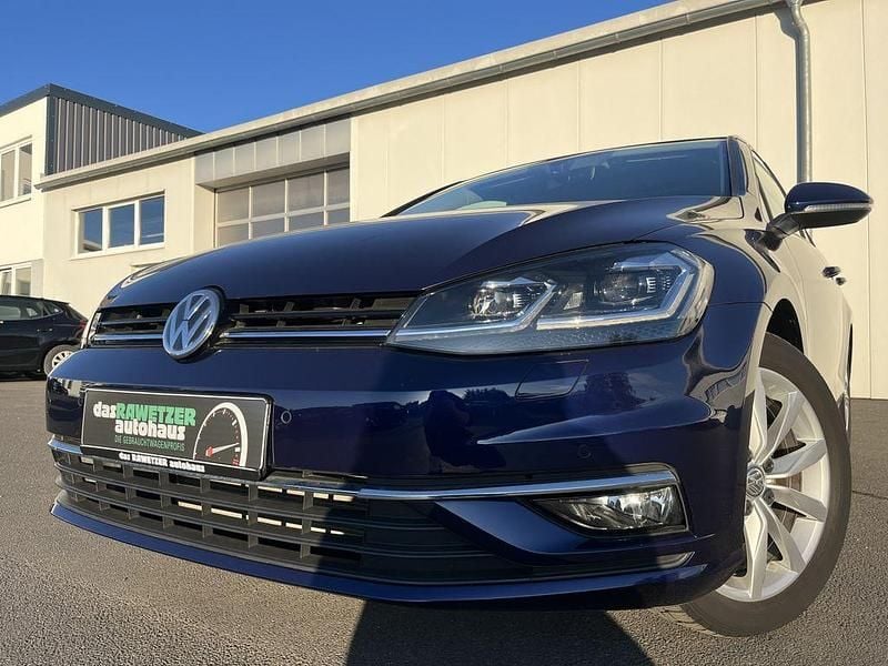 Blau Gebraucht 2019 VW Golf VII Highline Limousine | 18.860 € (Guter Preis) - Bild 1/4
