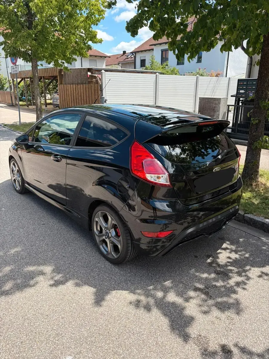 Gebraucht Ford Fiesta ST 182 PS (133 kW) 2013 Schwarz Limousine