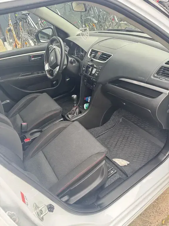 Gebraucht Suzuki Swift Sport 136 PS (100 kW) 2014 Weiß Kleinwagen