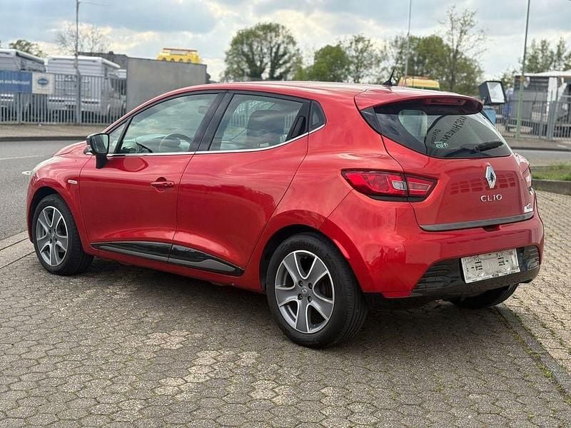 Second-hand Renault Clio IV Expression 75 CP (55 kW) 2014 Roșu Berlinǎ